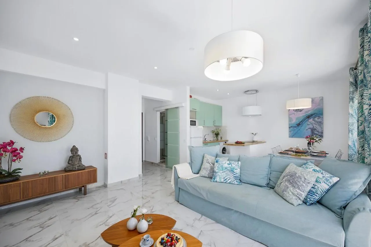 Stylish Algarve Apartment With Spacious Terrace & Sea Views Quarteira