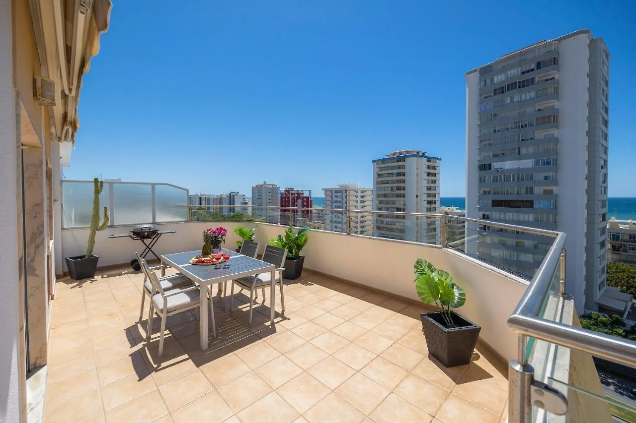Stylish Algarve Apartment With Spacious Terrace & Sea Views Quarteira